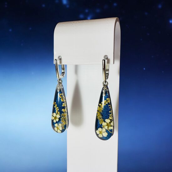 Tumši auskari ar ziediem